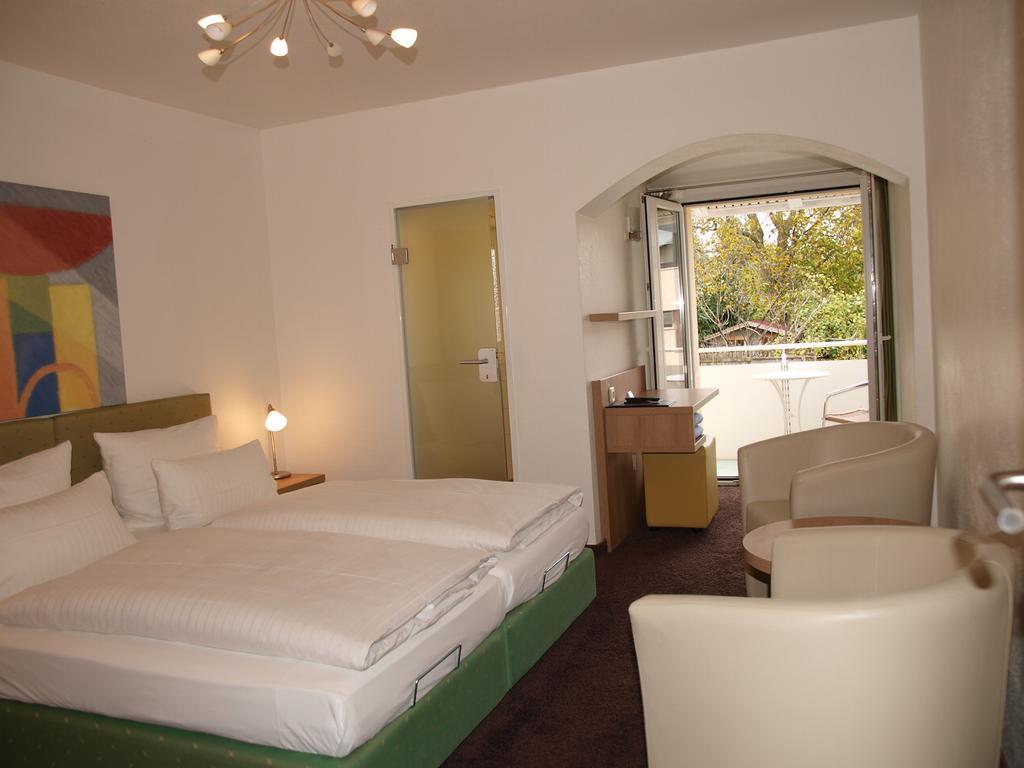 Hotel Alpenblick Garni Uberlingen Zewnętrze zdjęcie