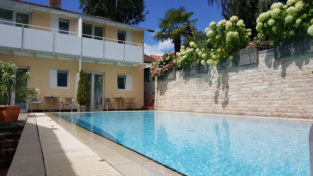 Hotel Alpenblick Garni Uberlingen Zewnętrze zdjęcie